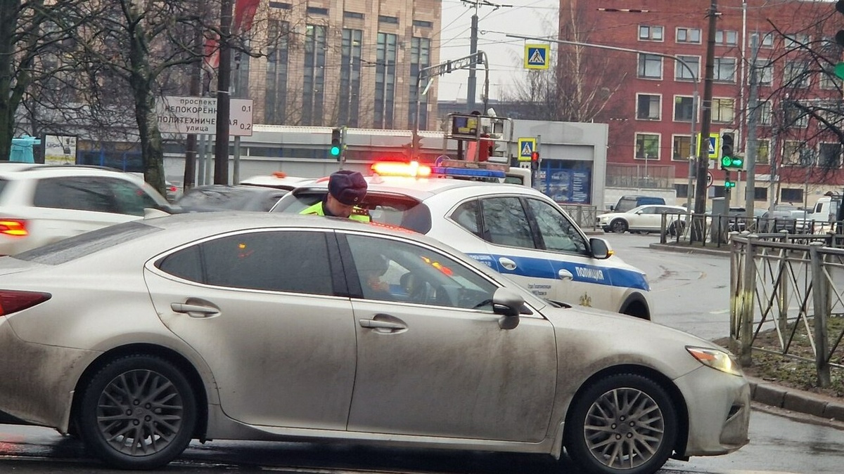     Источник: пресс-служба управления Госавтоинспекции по Петербургу и ЛО