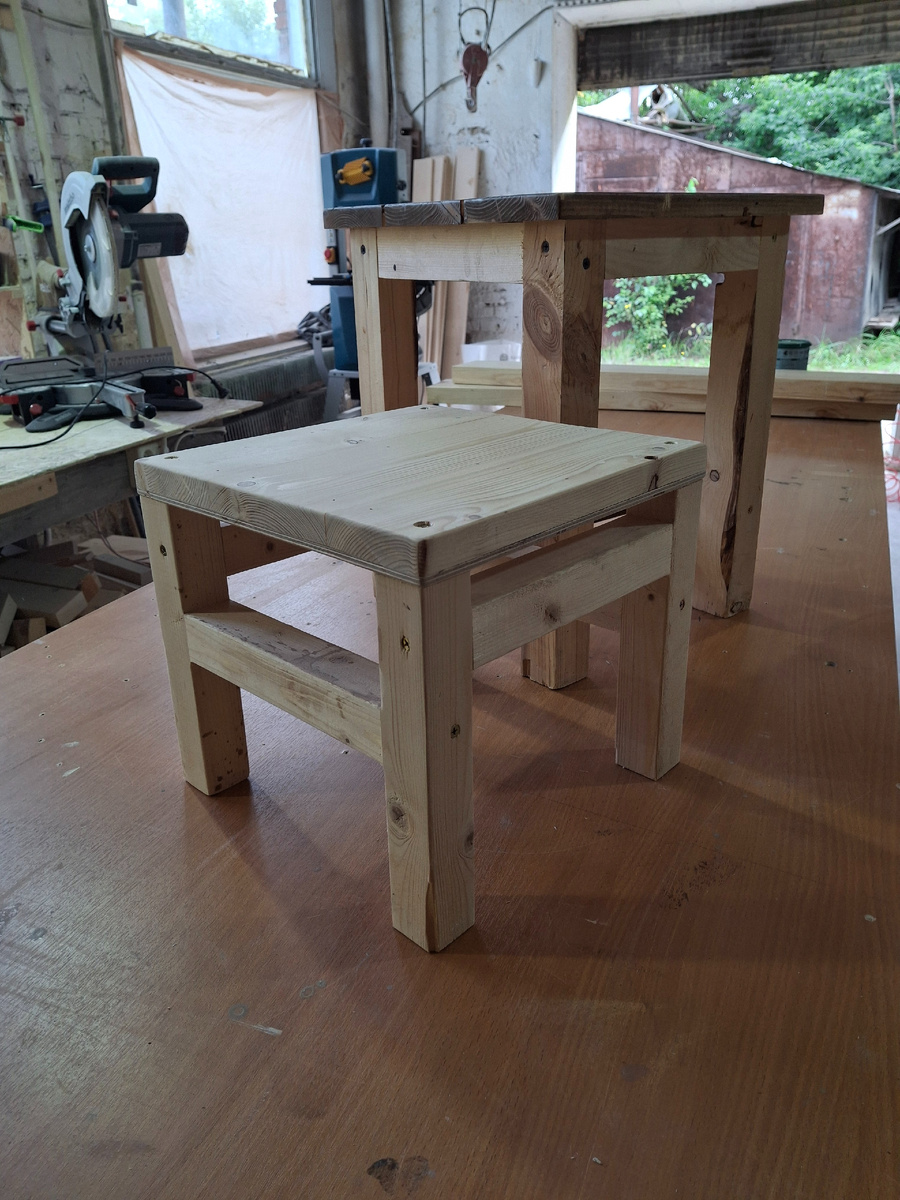 Простой табурет