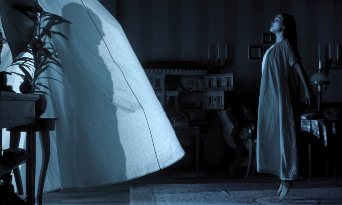 Лили-Роуз Депп в фильме "Носферату" (Focus Features LLC)