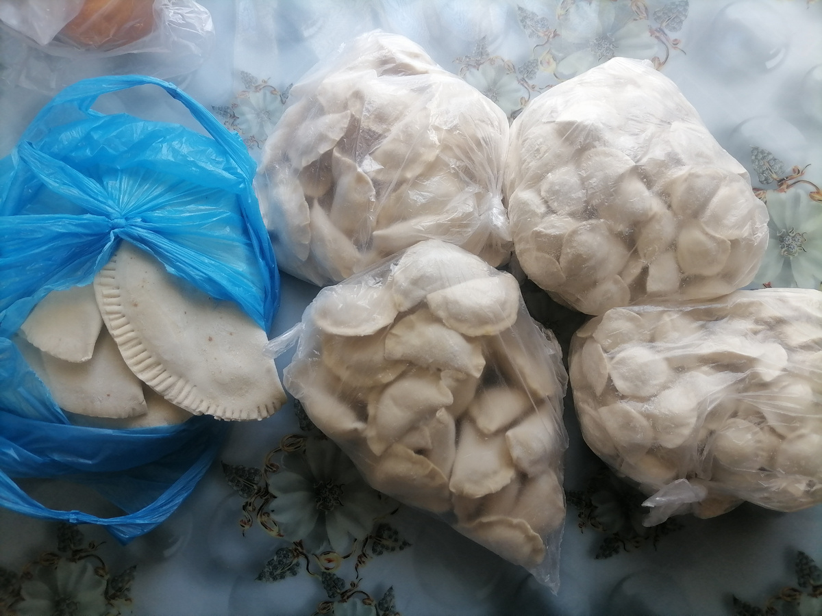 Чебуреки, вареники и пельмени