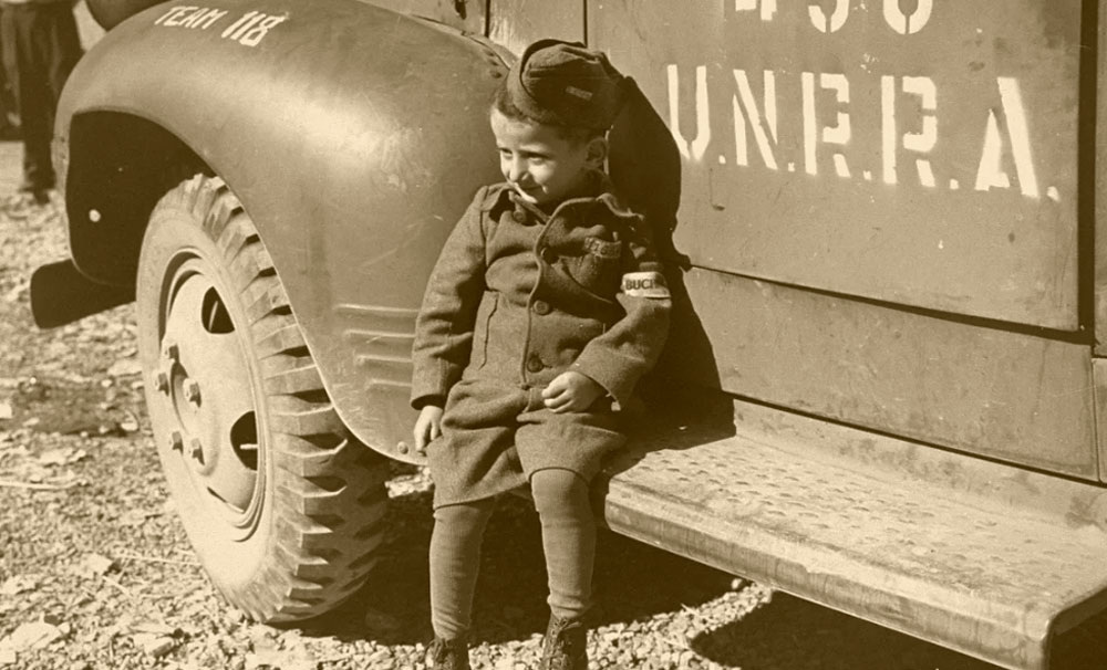 4-летний Янек поссле освобождения американцами