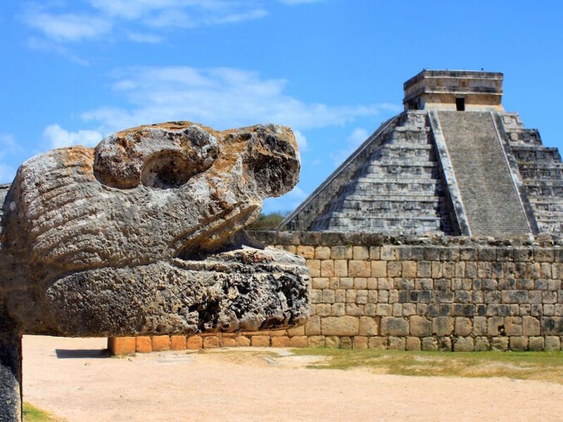 Пирамида майя в Чичен-Ица. 