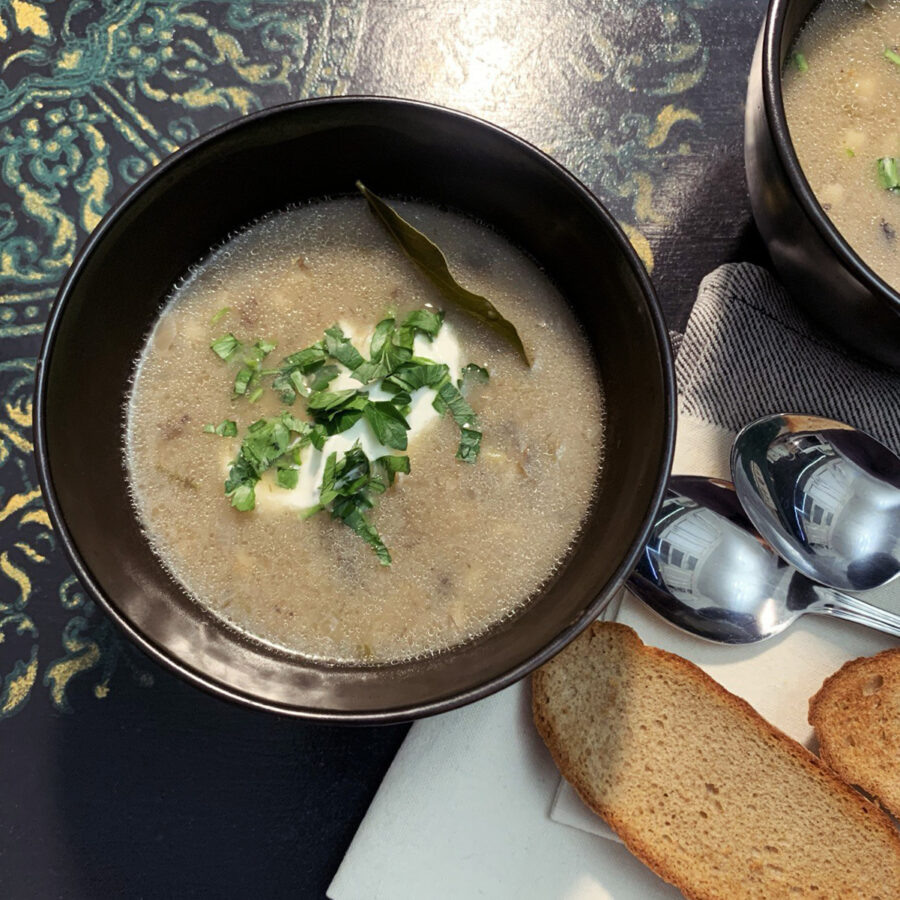    Суп из сушеных грибов с перловкой   
Источник: Мария Моднова для Креаликум