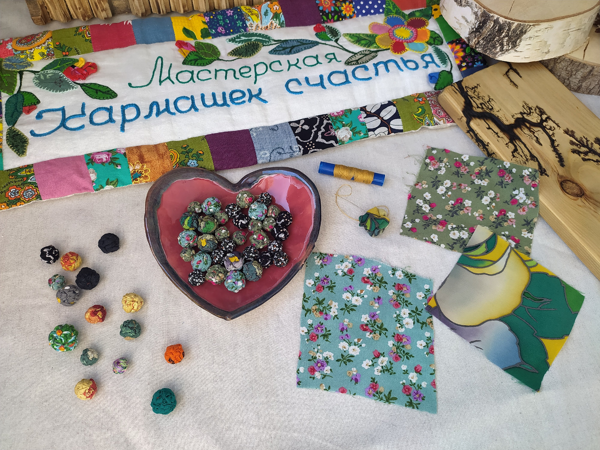 Фото с тарелочкой в виде сердца намëк на Валентинов день