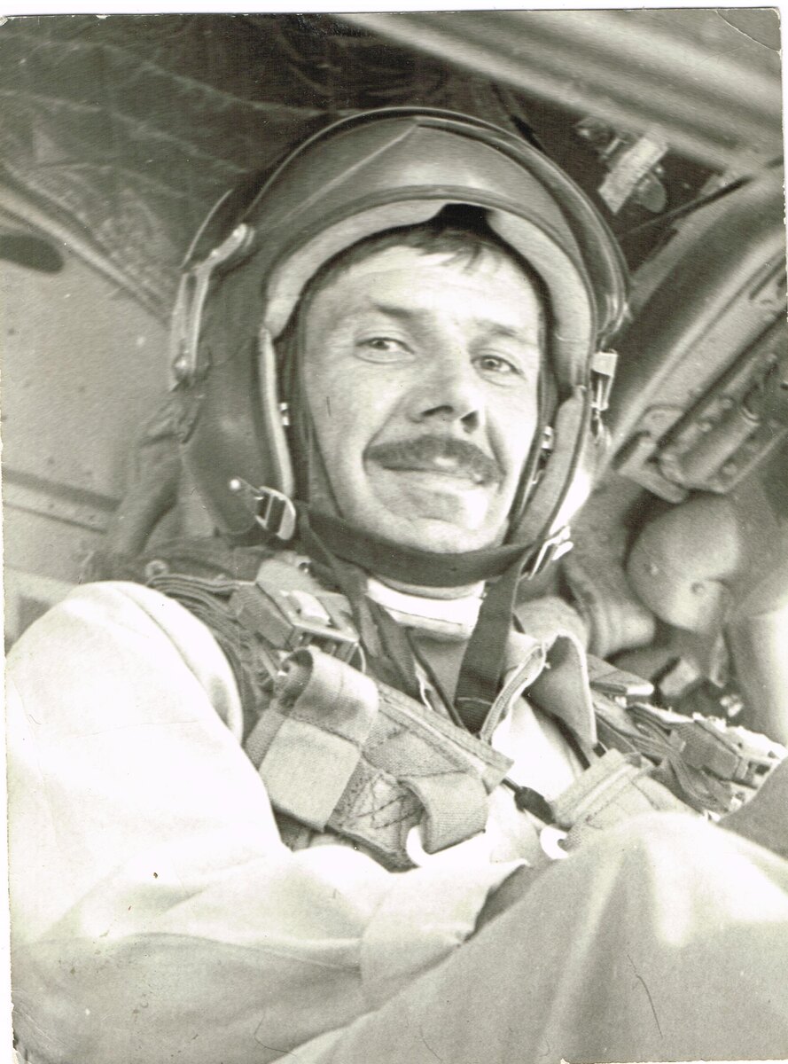 В полёте. Октябрь 1983