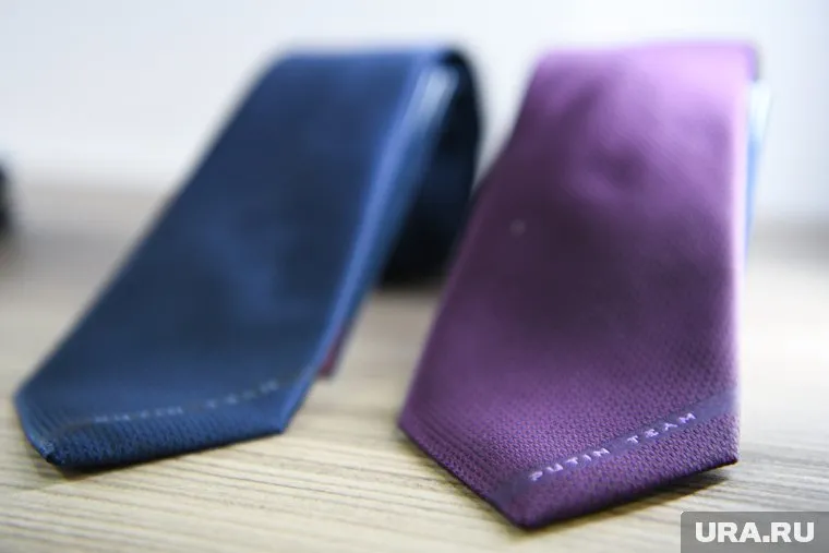 Галстук - обязательный элемент делового стиля
Фото: Владимир Жабриков © URA.RU