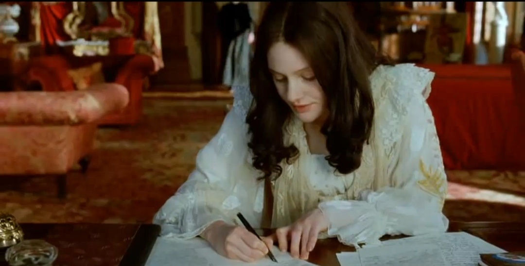 Кадр из фильма Франсуа Озона  "Ангел"