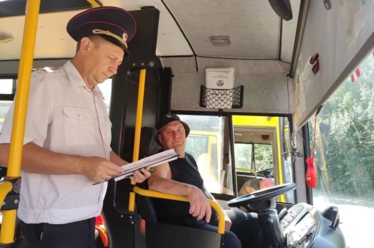    Тюменские инспекторы проверяют перевозку детей в автобусах