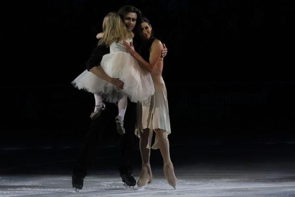    Петр Чернышев, Мия и Наоми Ланг, фото: msk1.ru