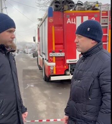    Александр Скрябин на месте падение обломков БПЛА в Ростове // фото: телеграм-канал Александра Скрябина