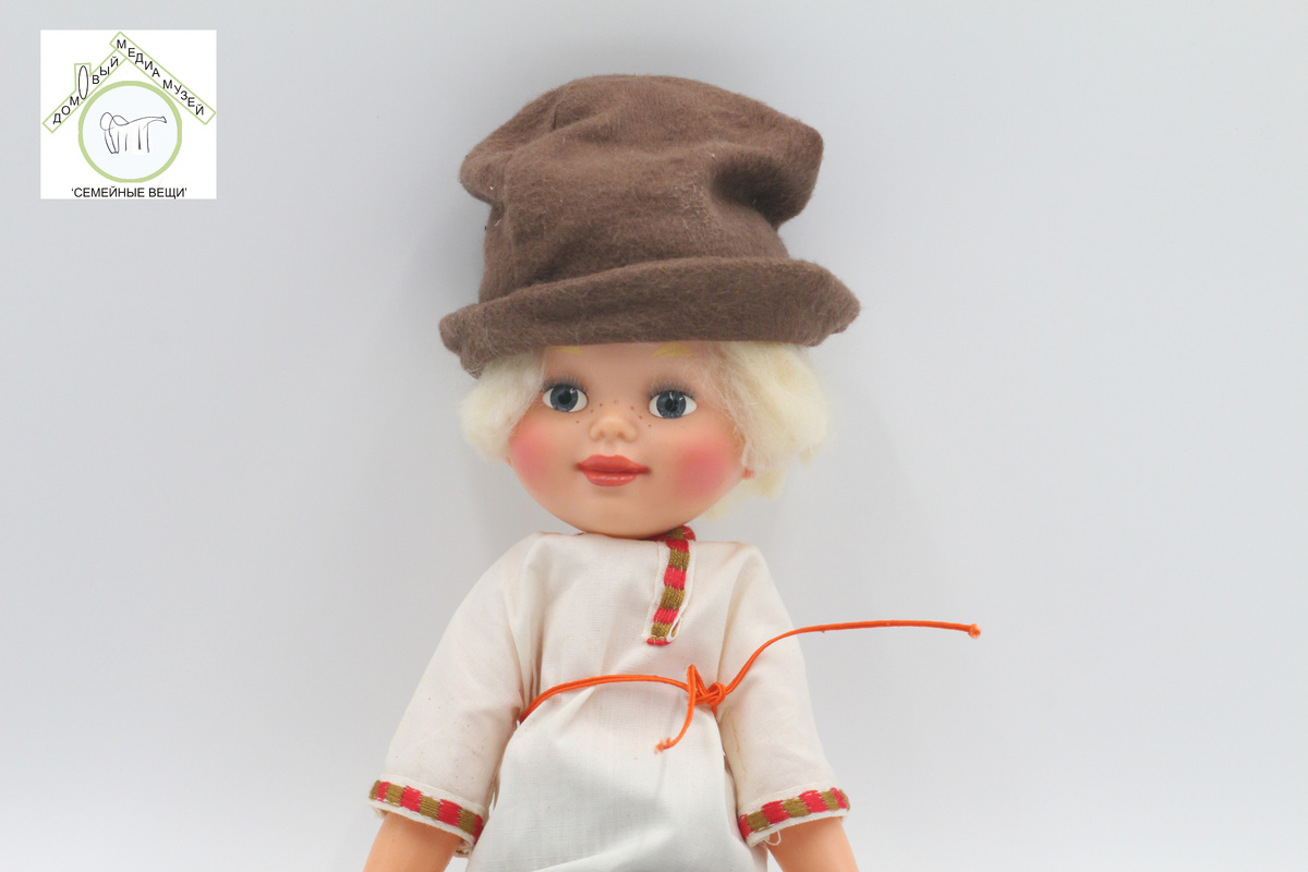 "По щучьему велению, по моему хотению...», — и вот уже царевна влюбилась..." Ну как в такого не влюбиться?!)