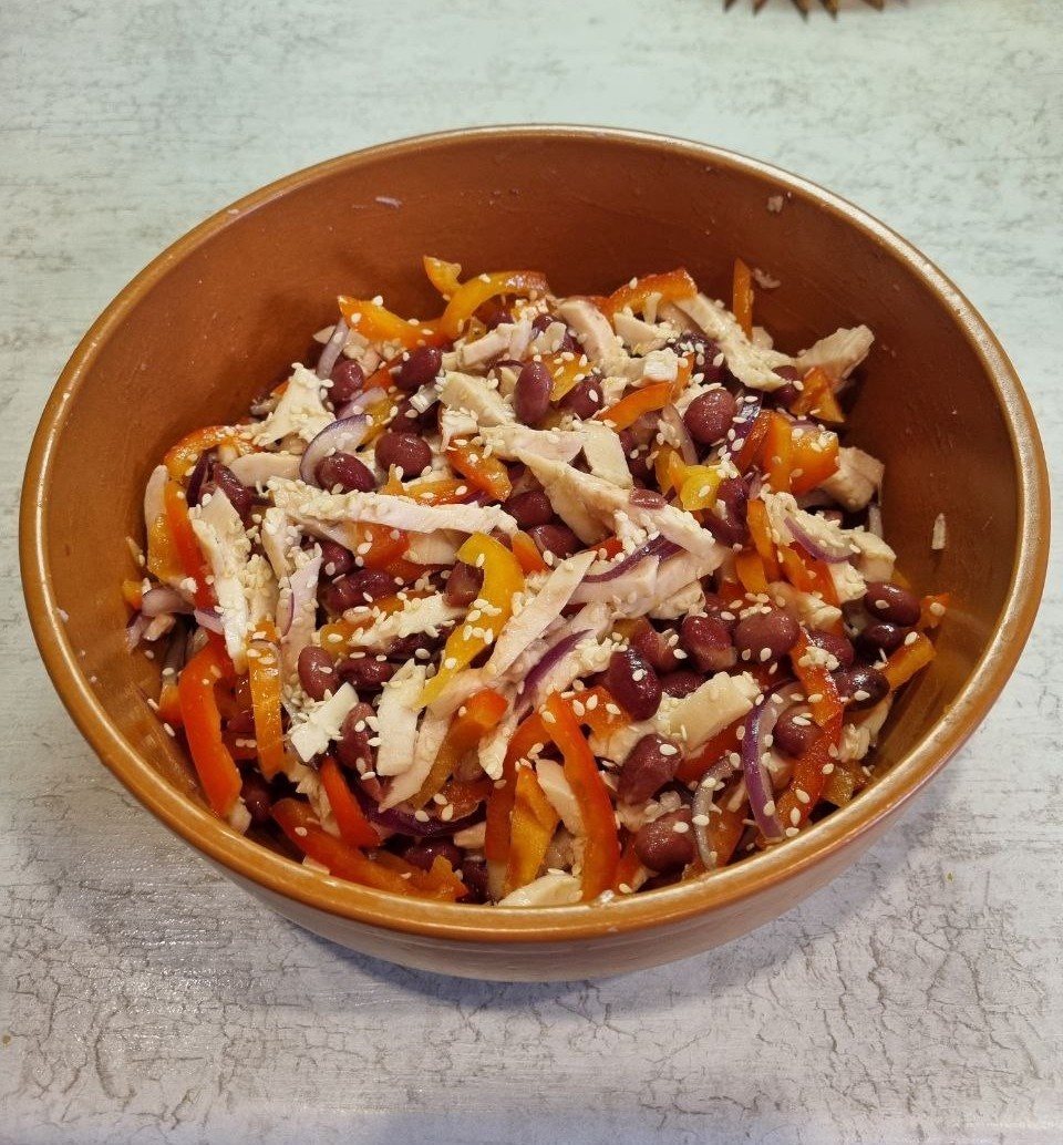 Салат с красной фасолью