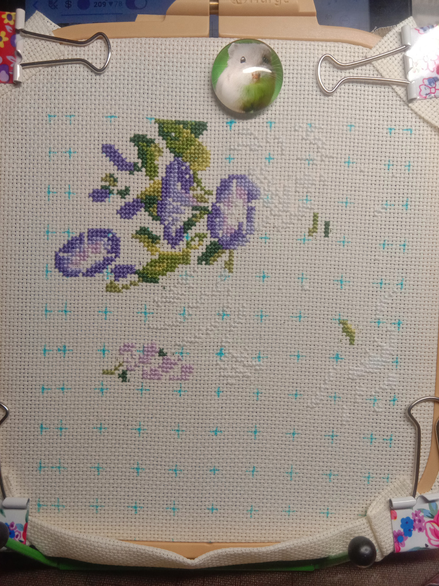 Крестики и полу крестики вышиваются легко. 