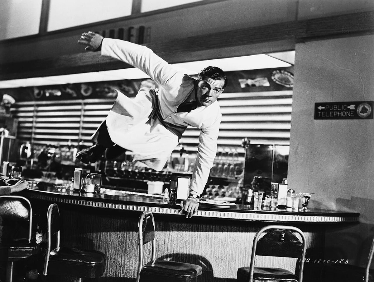 Актер Дэна Эндрюс в фильме режиссера Уильям Уайлер «Лучшие годы нашей жизни» (The Best Years of Our Lives)