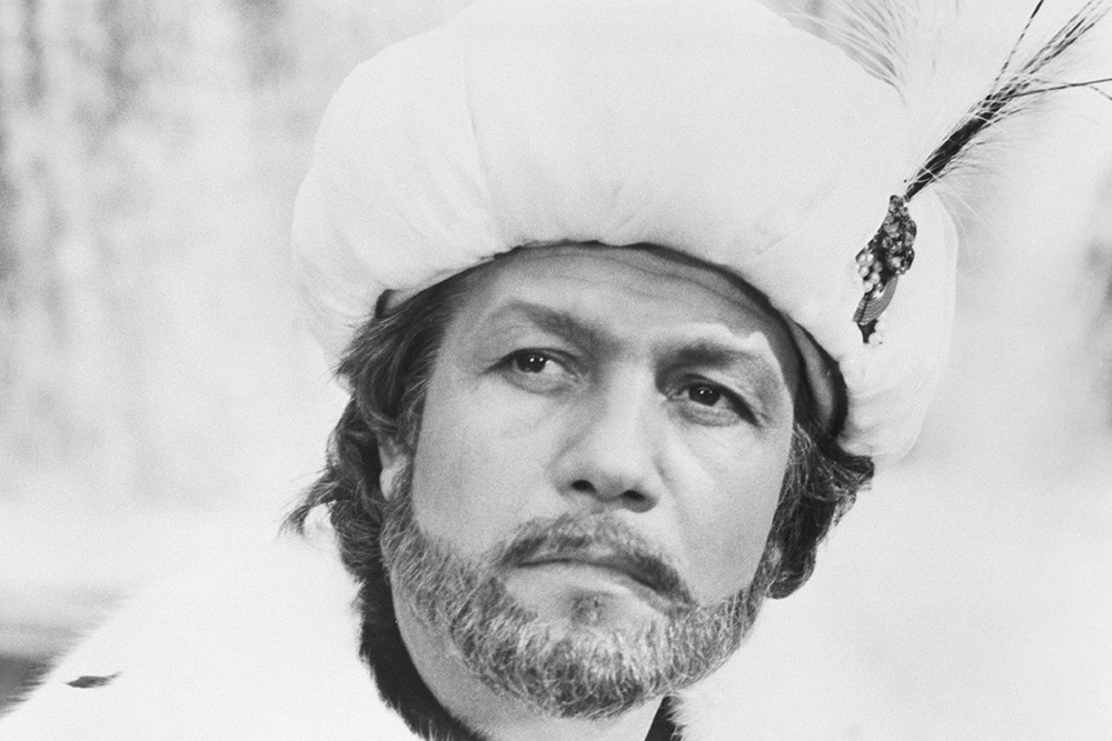 Михай Волонтир в роли Дмитрия Кантемира в одноименном фильме