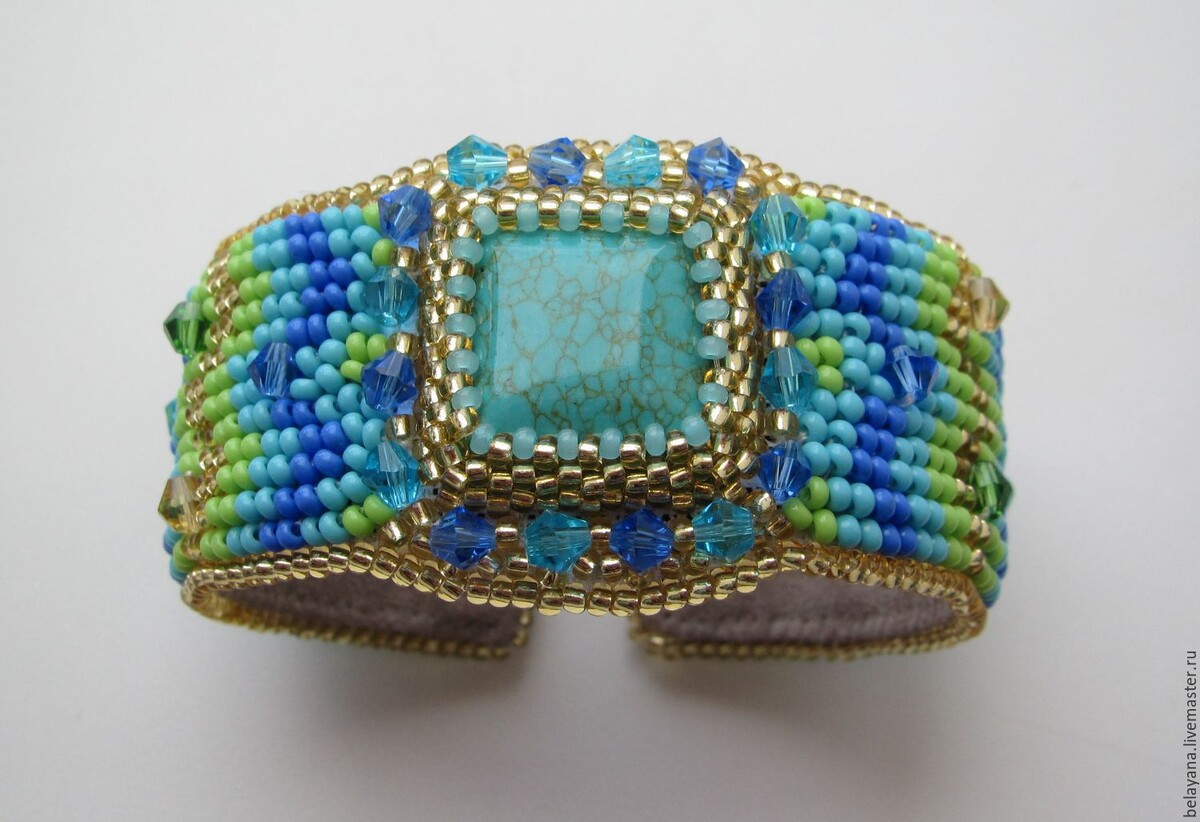    Творим чудеса: браслет из бисера