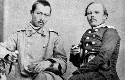 Достоевский и Чокан Валиханов. Угадайте, кто где.