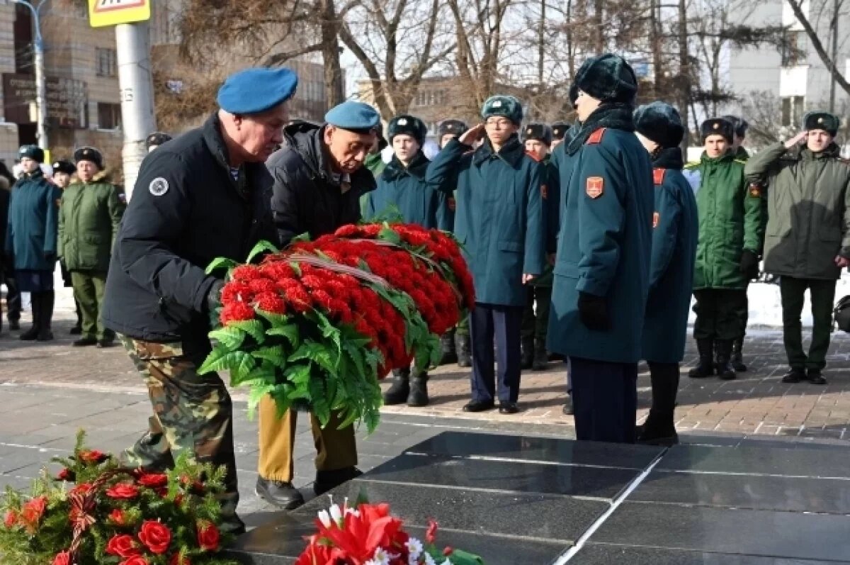    В Иркутске в День вывода войск из Афганистана почтили память героев