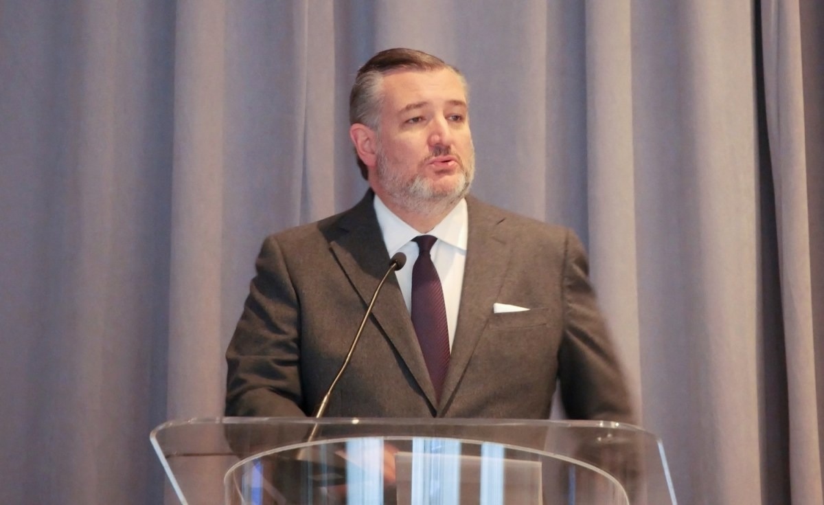 Сенатор Тед Круз, председатель Комитета Сената по торговле, выступает на 27-й ежегодной конференции по коммерческому космосу 12 февраля.    
 Фото: SpaceNews / Jeff Foust  📷
