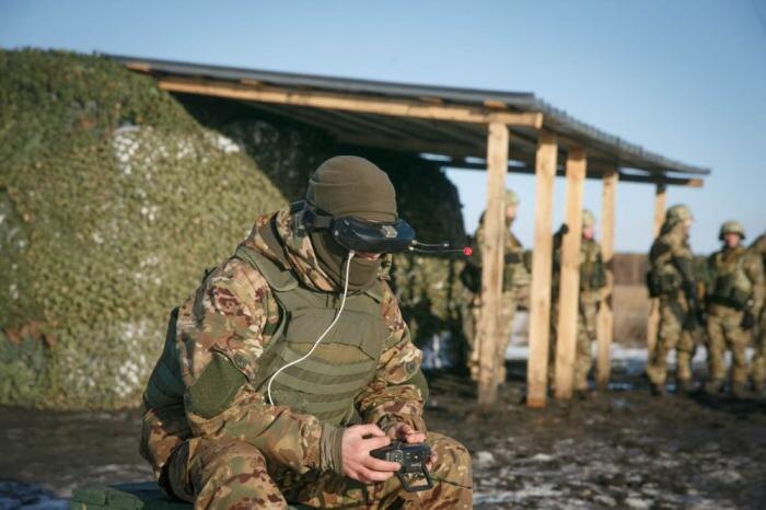 Штурмовики 20-й гвардейской общевойсковой армии группировки «Запад» провели занятия по применению малой беспилотной авиации на одном из полигонов в тылу зоны СВО, источник – Телеграм-канал Минобороны России