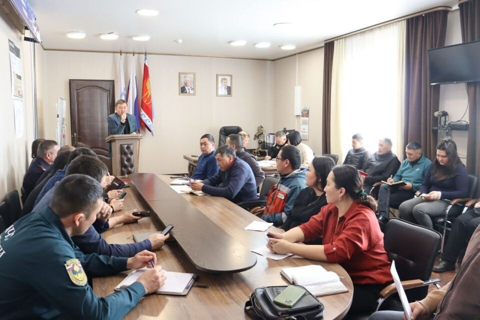    Заседание КЧС в Республике Алтай. Источник: vk.com/kydyrbaev.official