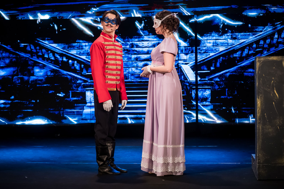 Сцена из спектакля. Лермонтов - Андрей Смирнов. Саша - Натали Козырева