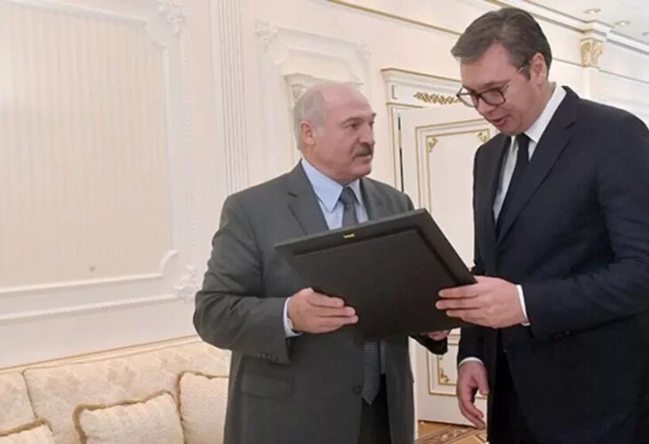 Лукашенко поздравил Вучича с Днем государственности Сербии