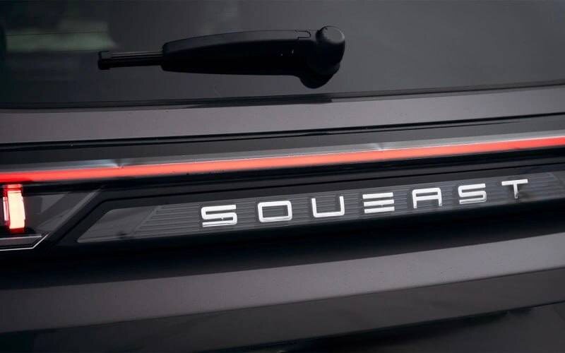 Soueast нет логотипа - только имя марки