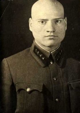 Лейтенант Денисов Петр Алексеевич (снимок 30-х годов)
