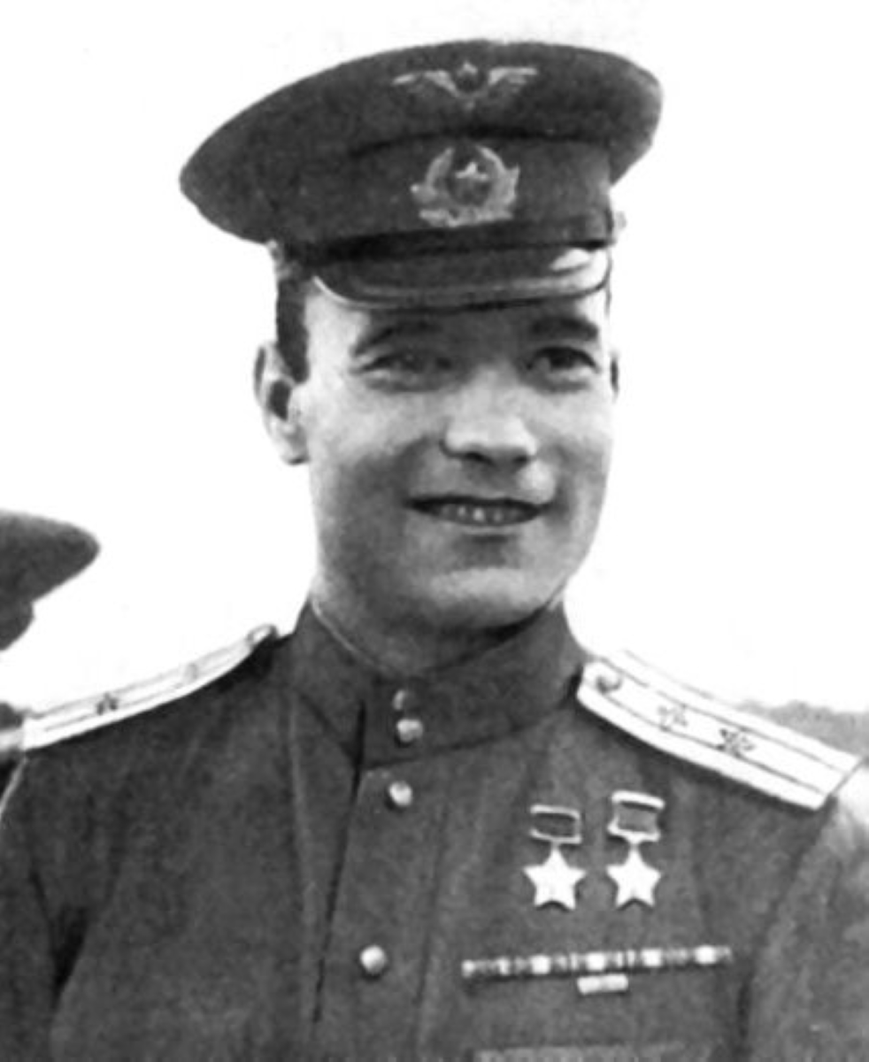 Советский ас-истребитель, дважды Герой Советского Союза, Владимир Дмитриевич Лавриненков