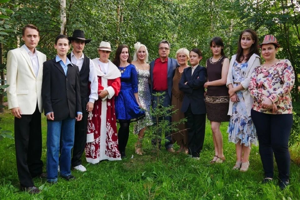 Большое семейство покоряет людей не только количеством детей, но и их именами ФОТО: соцсети