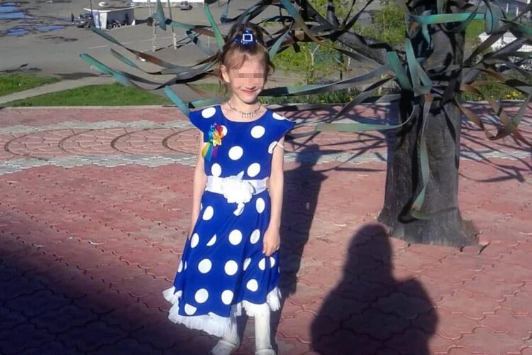 Девочку нашли в собачьей будке. Фото: соцсети.