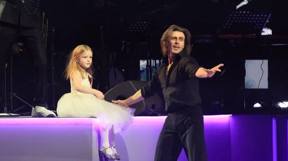 Фото: Кадр из шоу "Влюбленные в фигурное катание"