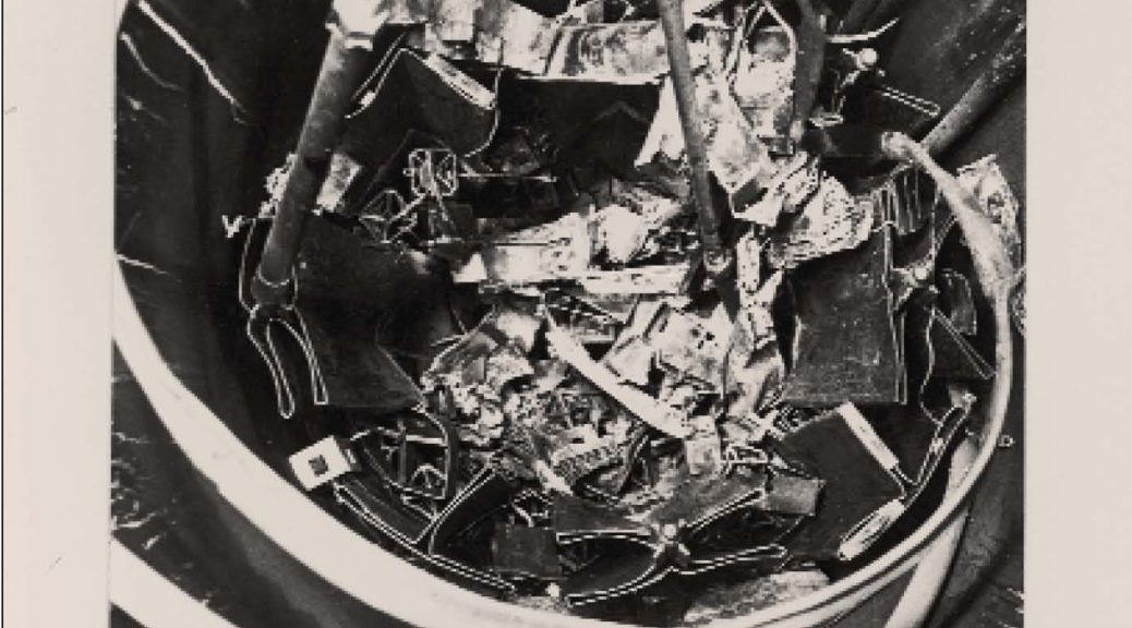 Bcrjht;tyyst внутренностb реактора SL-1 после аварии