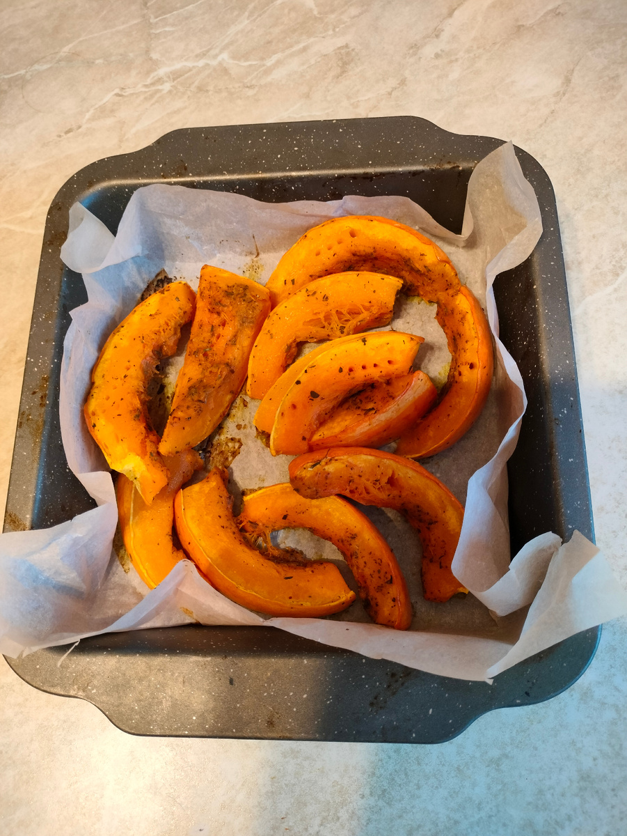 Тыквочка только что из духовки. Цвет настроения оранжевый. 