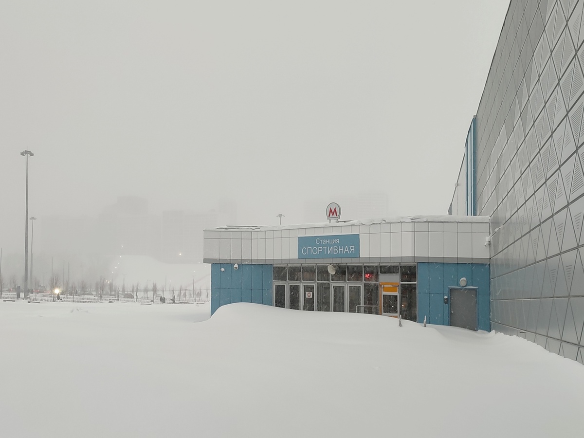 А это станция Спортивная, которую в этом году точно-точно обещали запустить! 