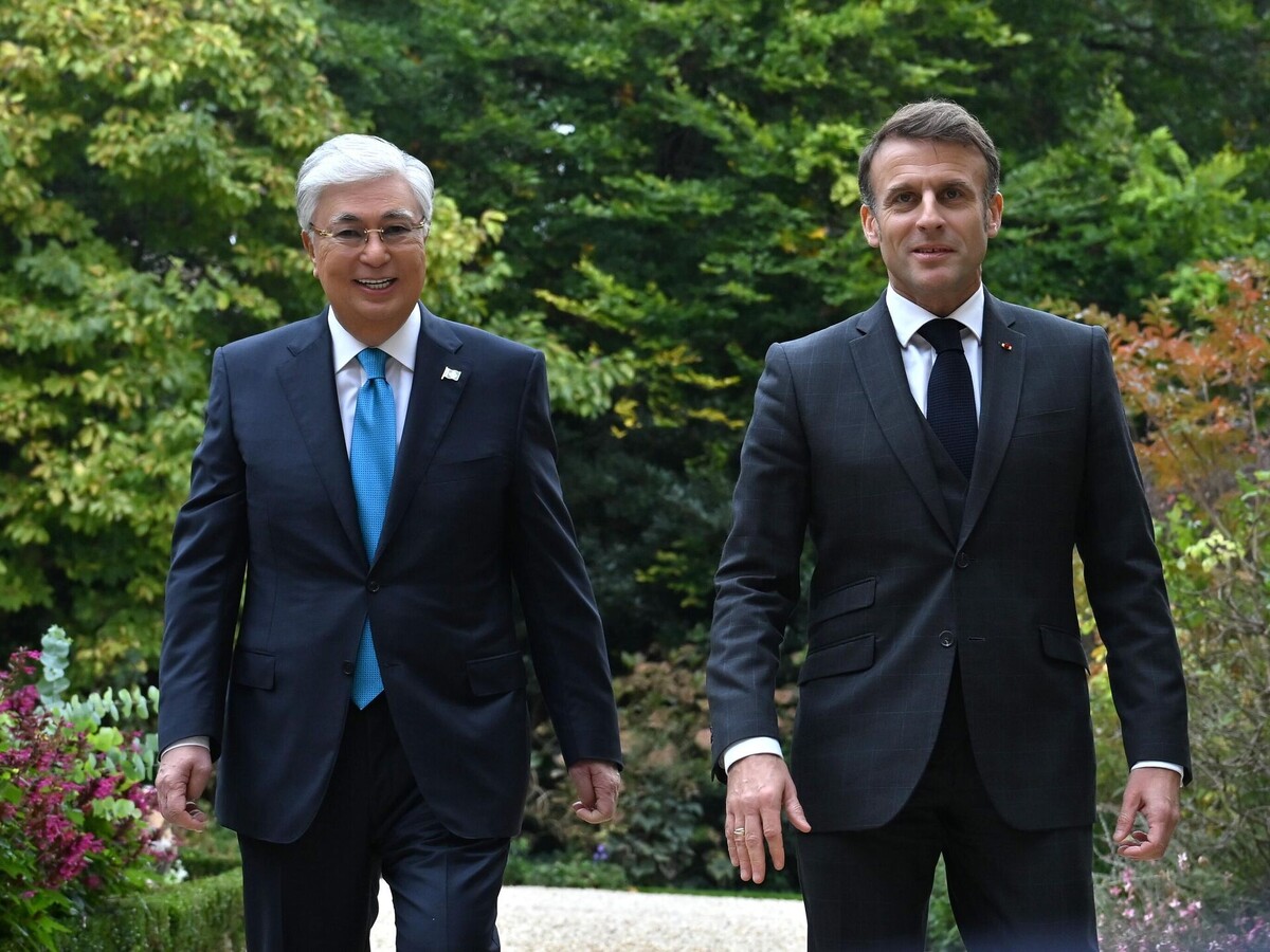 С Макроном Токаеву гораздо веселее чем с Назарбаевым. Или с Путиным.