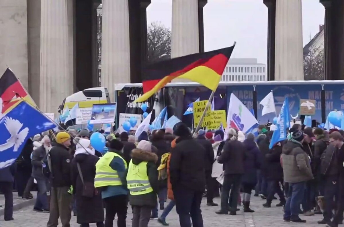     / Источник: Кадр из видео