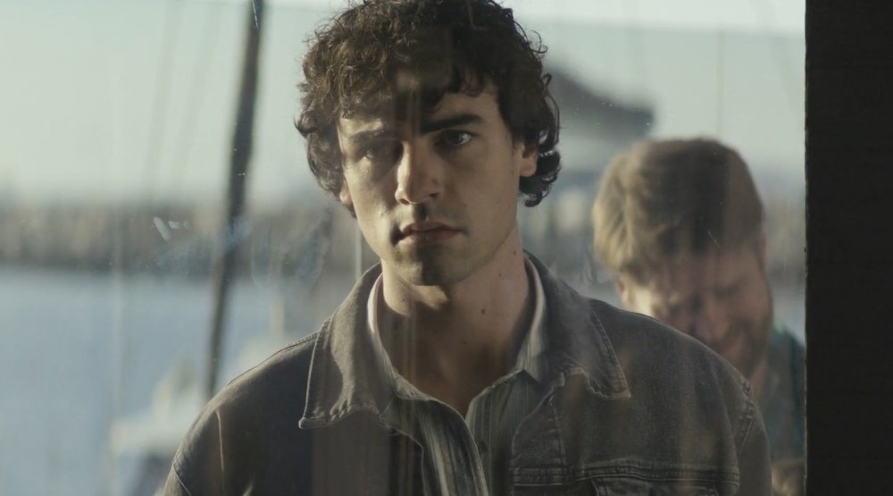     Кадр из 1 сезона сериала «Декстер: Первородный грех» (2024-2025)