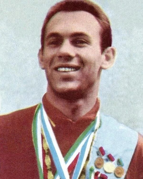  📷    Павел Пахомов: Мою любимую книгу подарил мне олимпийский чемпион Марина Шарт