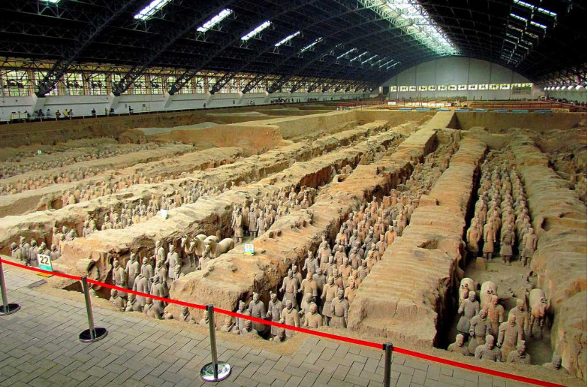 Гробница китайского императора Цинь Шихуанди. Фото взято с открытых источников.