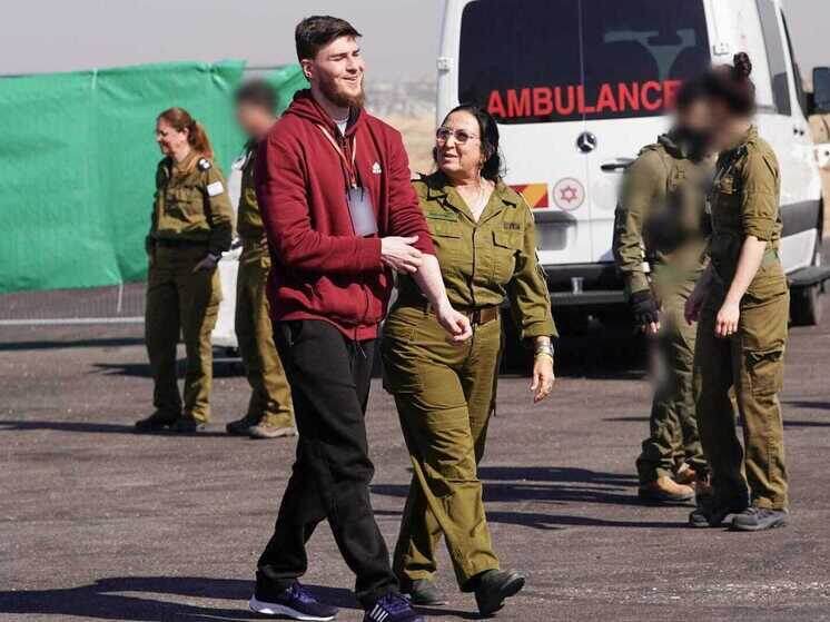 Первые шаги на свободе. Фото: пресс-служба ЦАХАЛа
