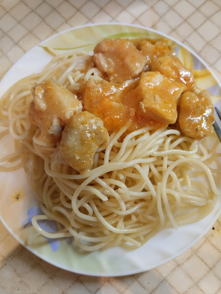 Для гуляша можно брать любое мясо, но говядина готовится дольше 