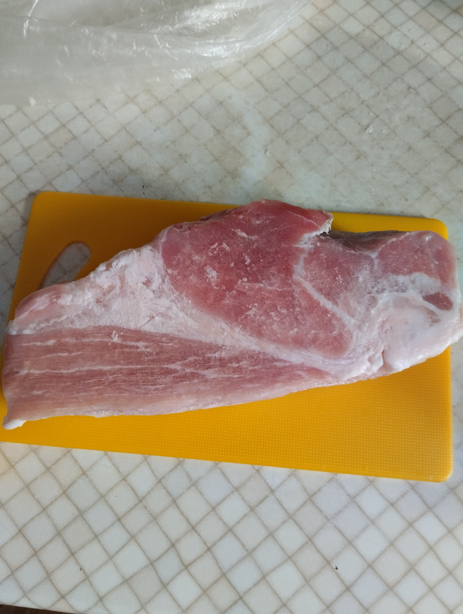 У меня сегодня свинина, количество зависит от того, на сколько порций вы готовите.