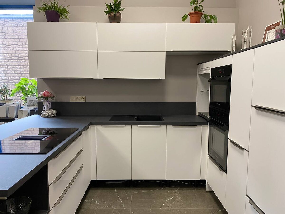 Самая популярная модель в матовом исполнении — Touch. Суперматовые тактильно приятные фасады.