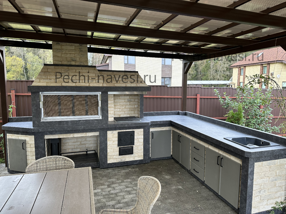 Современный крытый Барбекю комплекс в загородном доме