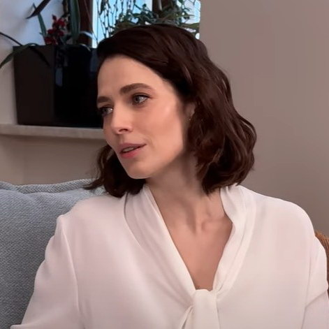     Юлия Снигирь рассказала о буллинге, «Мастере и Маргарите» и секрете идеальной внешности