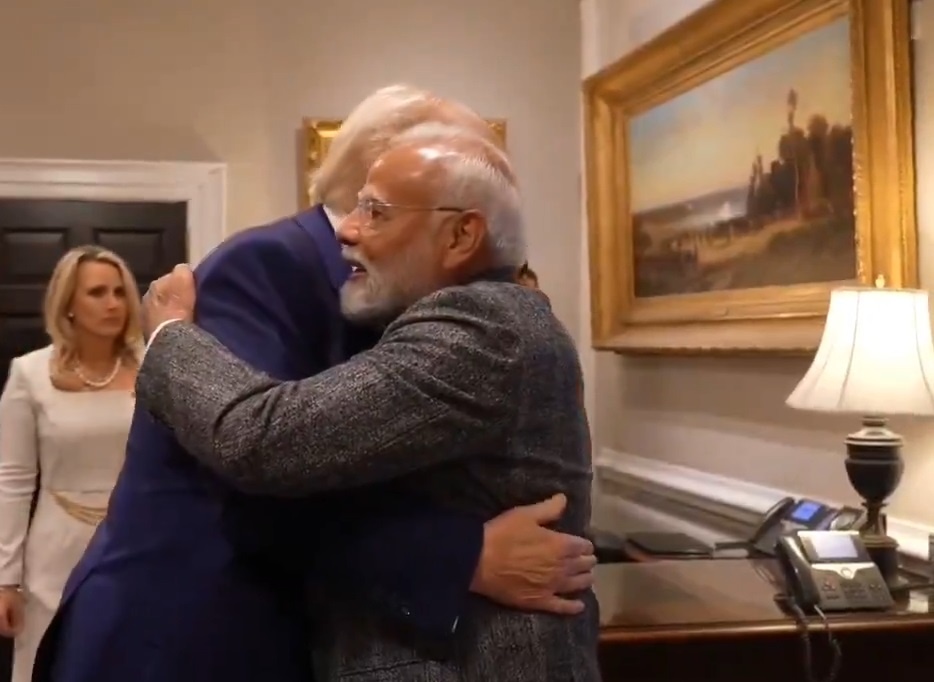 А ПОЛЕГЧЕ НЕЛЬЗЯ ОБНИМАТЬСЯ, ВЕРЗИЛА ТЫ РЫЖИЙ?