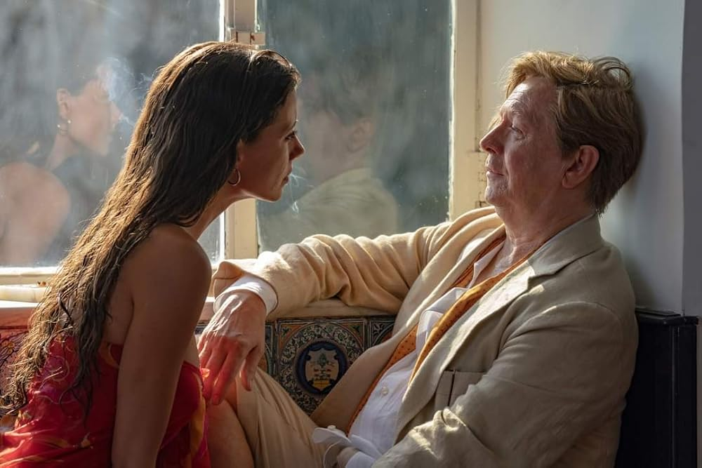 Кадр из фильма «Parthenope». Режиссер: Паоло Соррентино. Производство: Canal+ [fr], Ciné, Film Commission Regione Campania, Logical Content Ventures, Ministère de la Culture Italien, Numero 10, Pathe, Пифагор, PiperFilm, Regione Campania, Saint Laurent, The Apartment. Прокат: Атмосфера кино