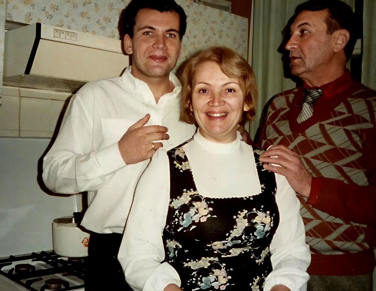Лев Поляков, Инна Выходцева и их сын Никита